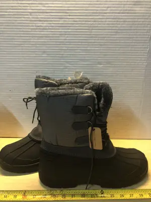 Jonsen men’s 11.5 snow boots