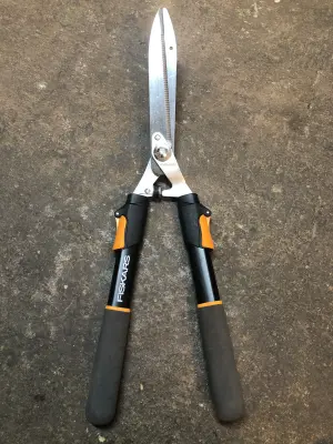 Fiskars power lever garden hedge shears