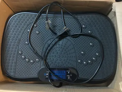 Vibration fitness plate comes on