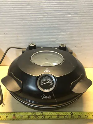 Yibake pizza maker used as is comes on