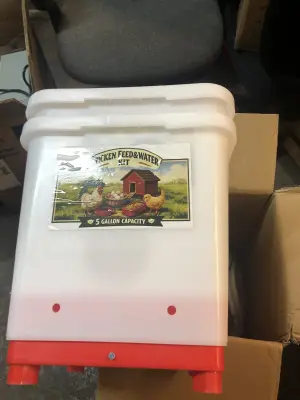 5 gallon chicken feeder and waterer