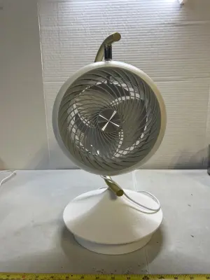 desk fan rotates with light