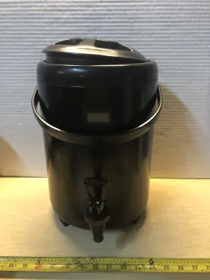 Insulated beverage dispenser