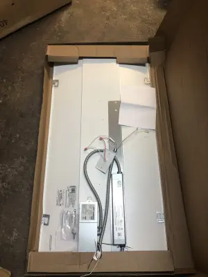 Staks 2x4’ LED light has a dent