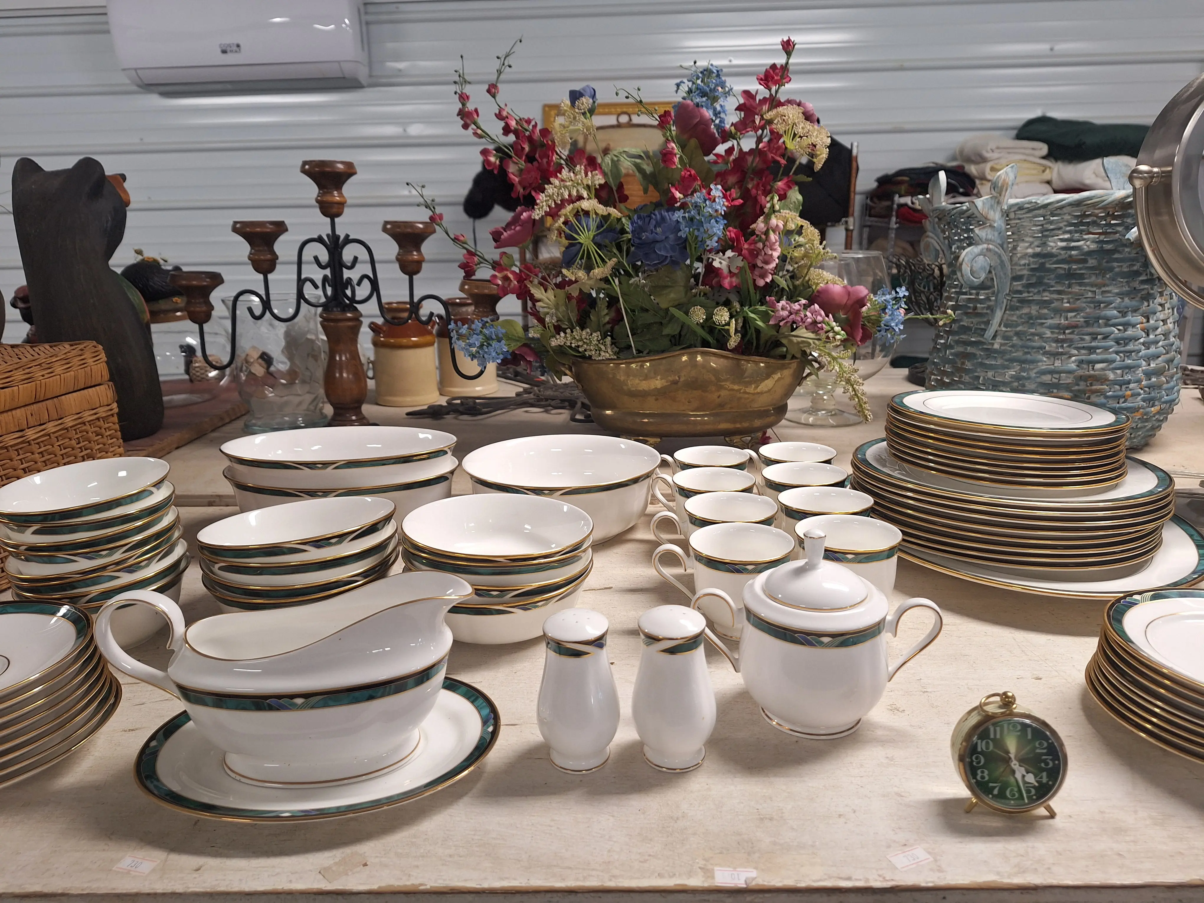 Live auction photo