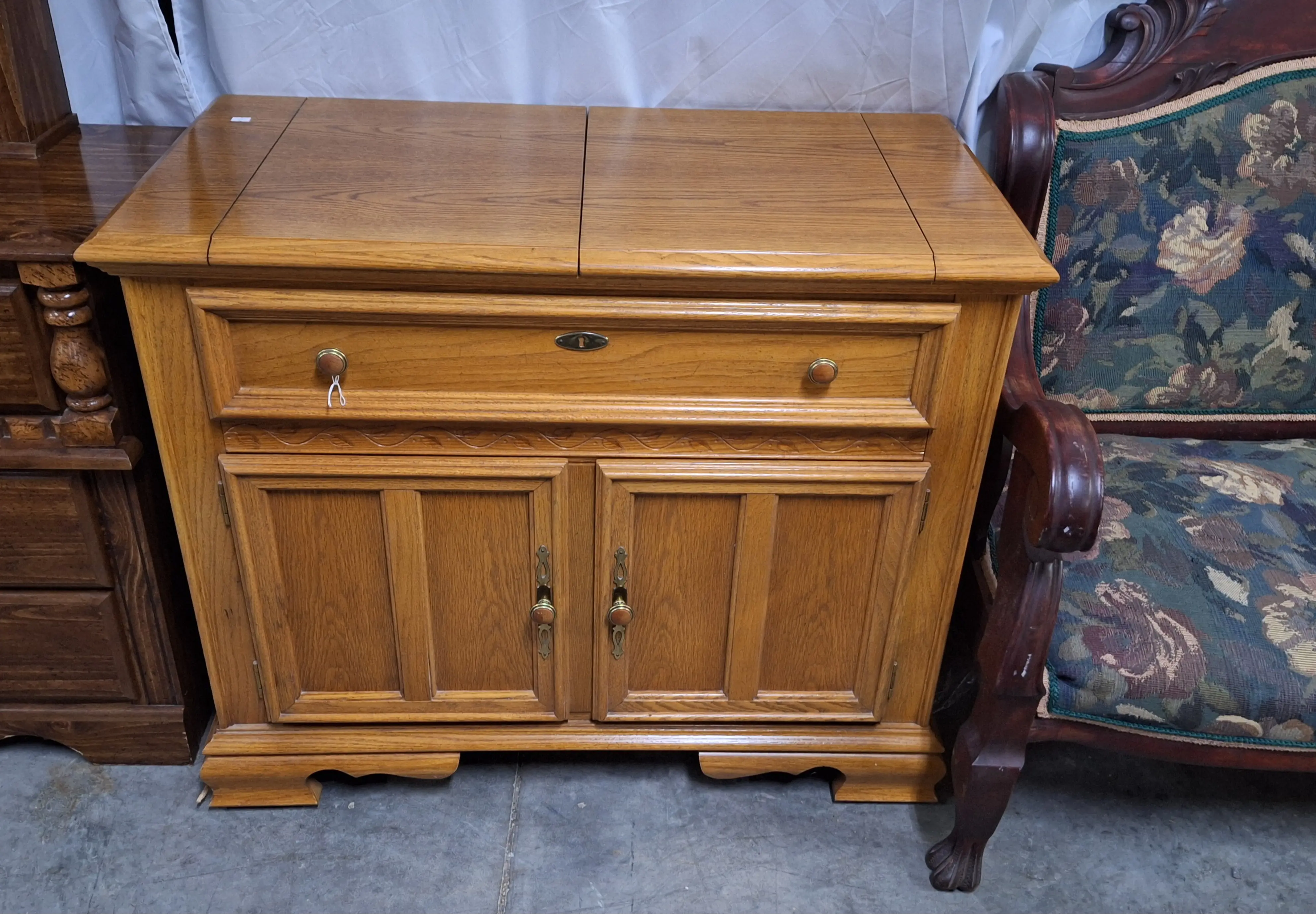 Live auction photo