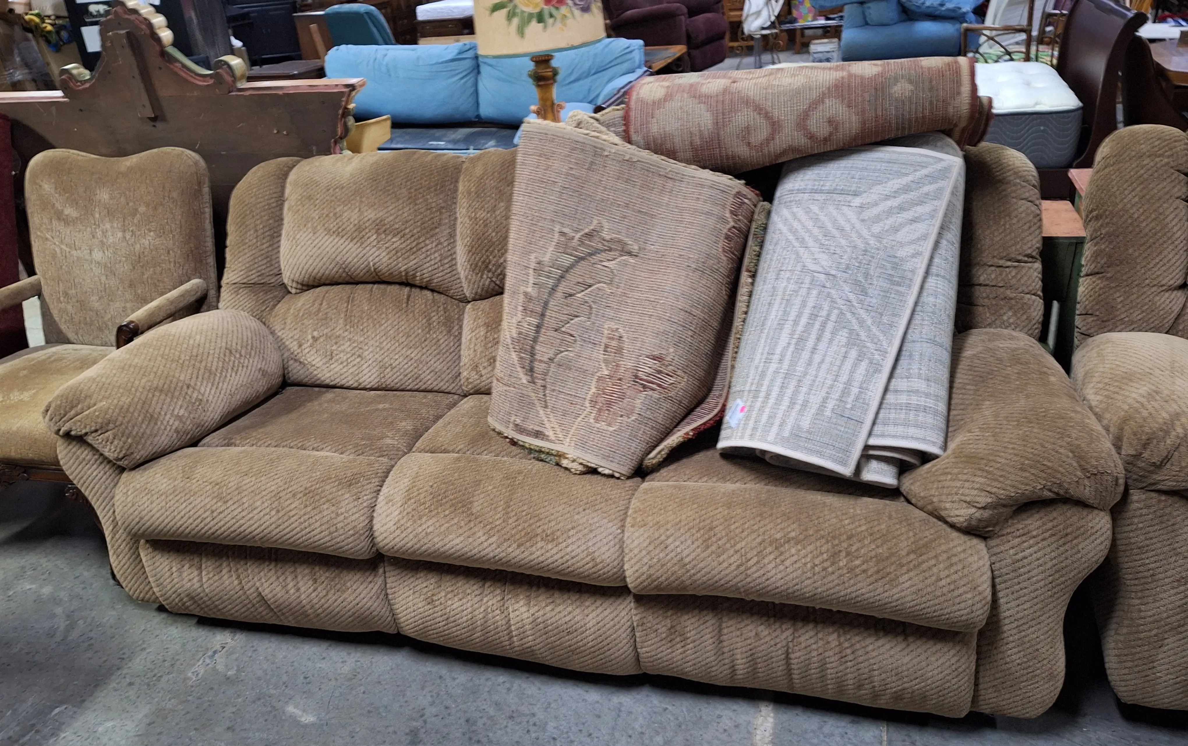 Live auction photo