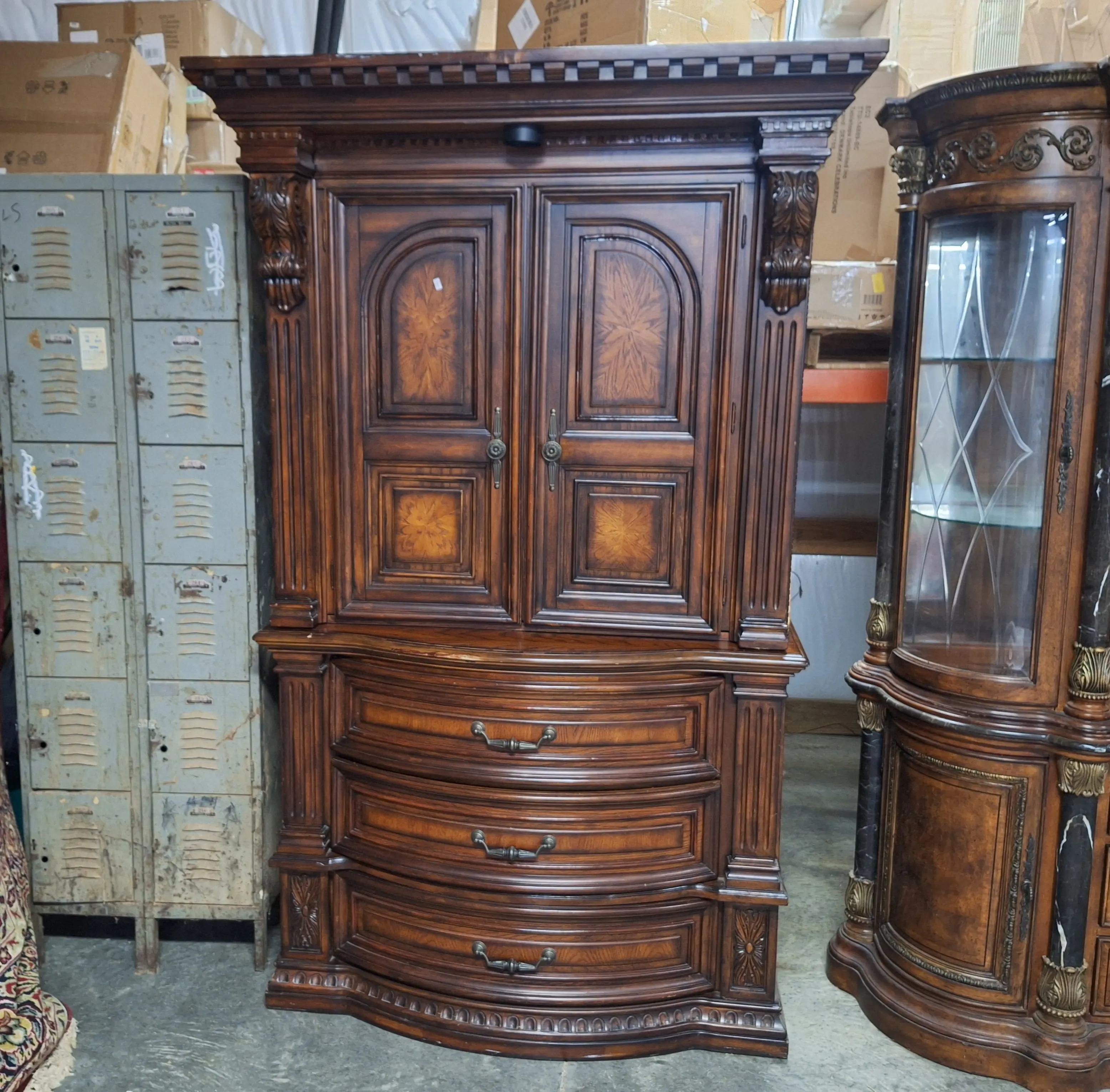 Live auction photo