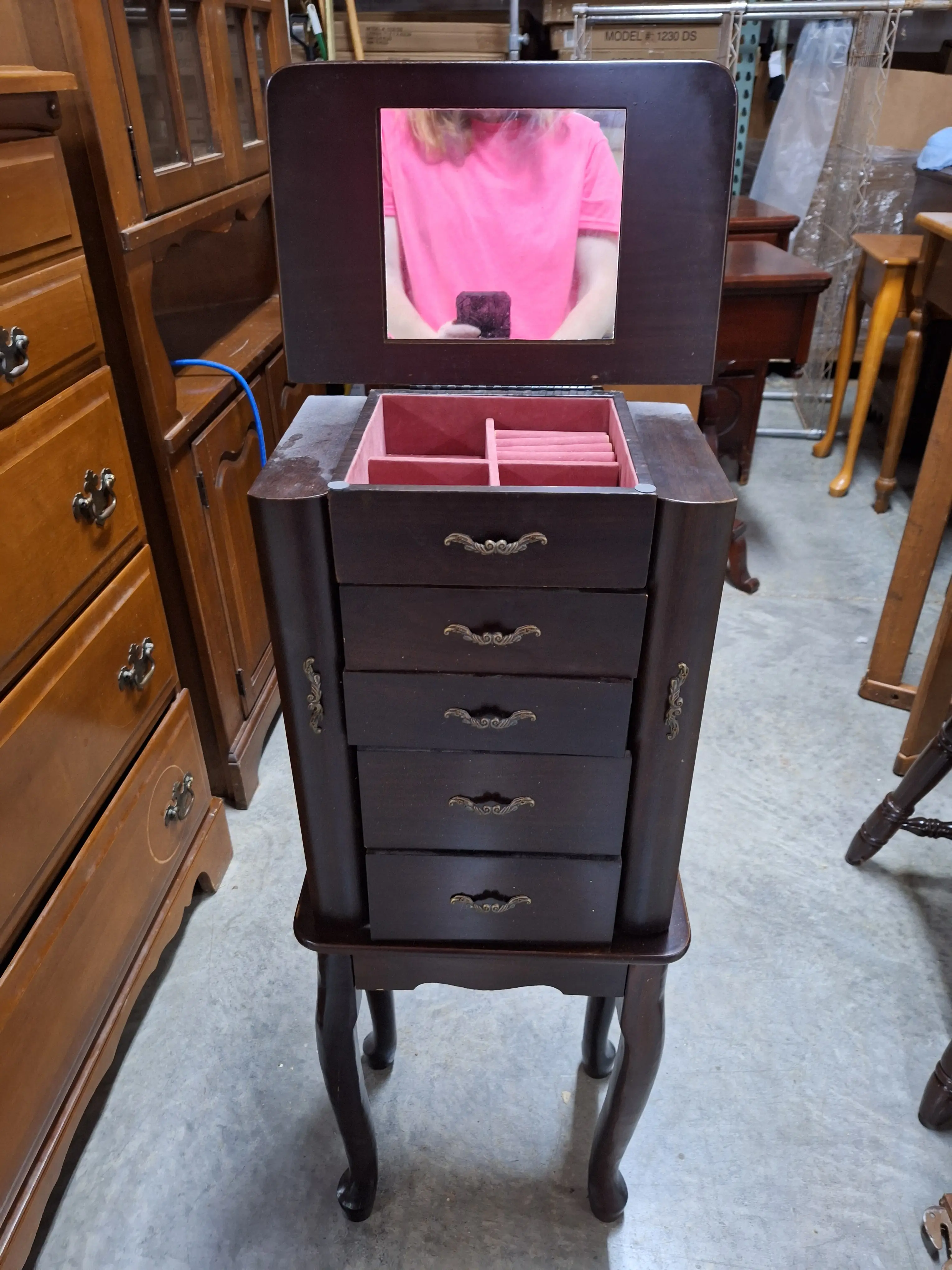 Live auction photo