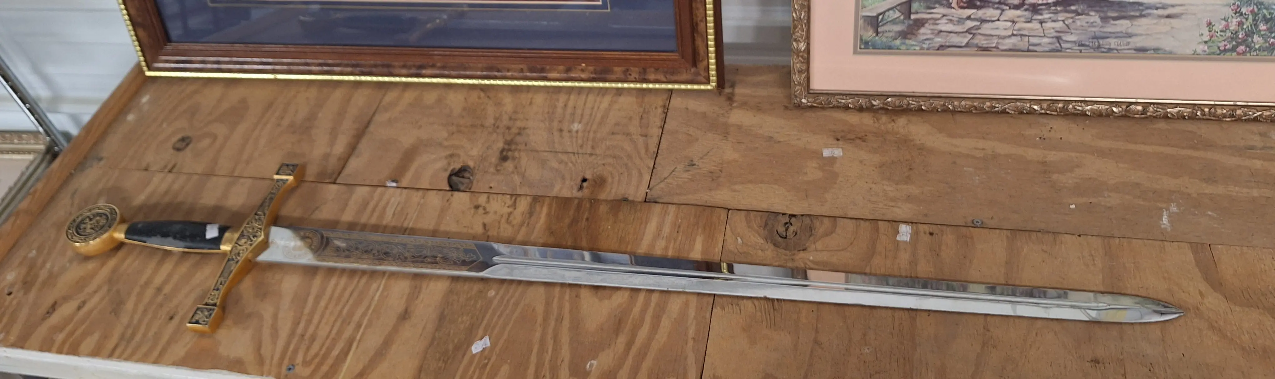 Live auction photo