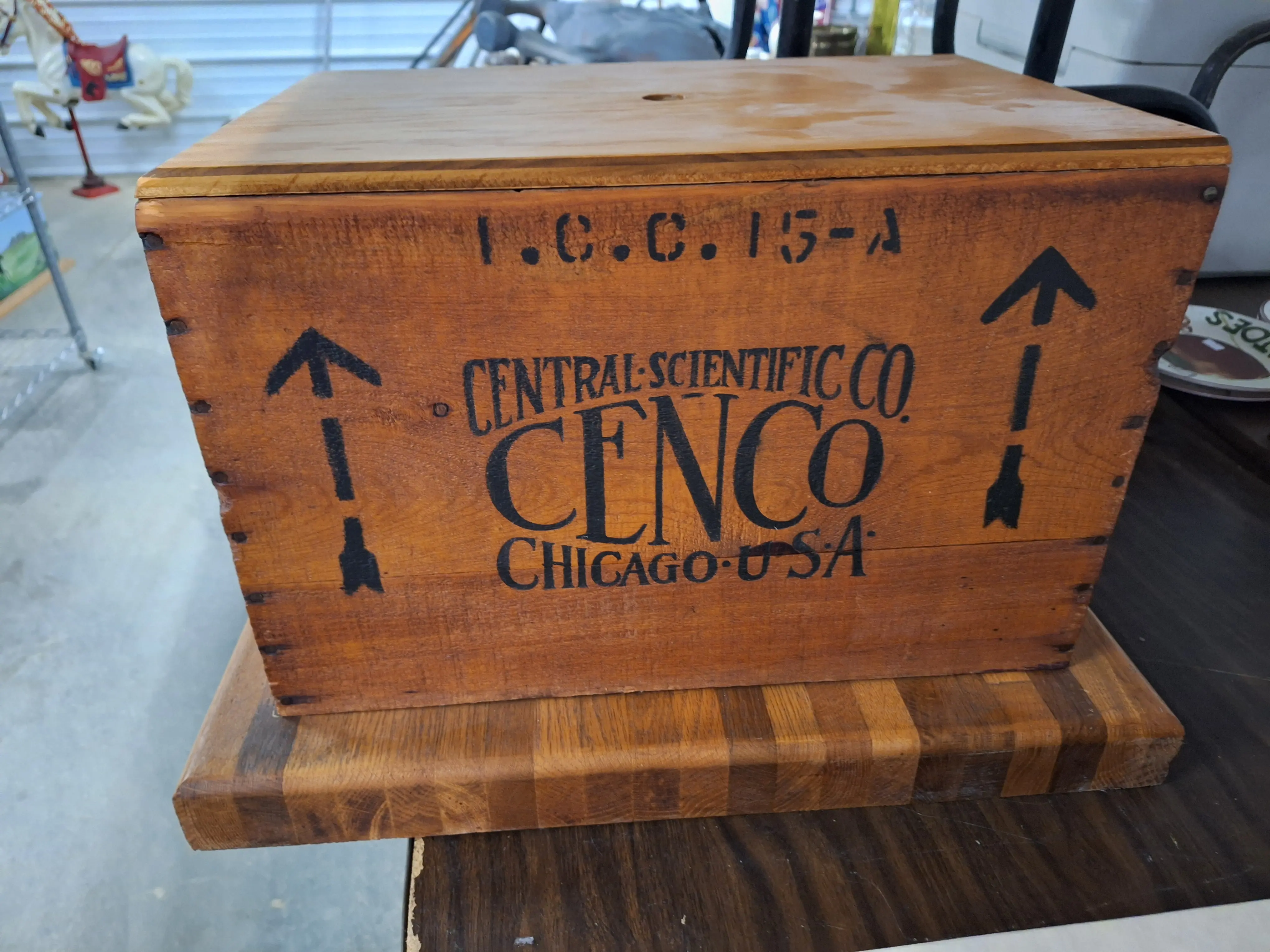 Live auction photo