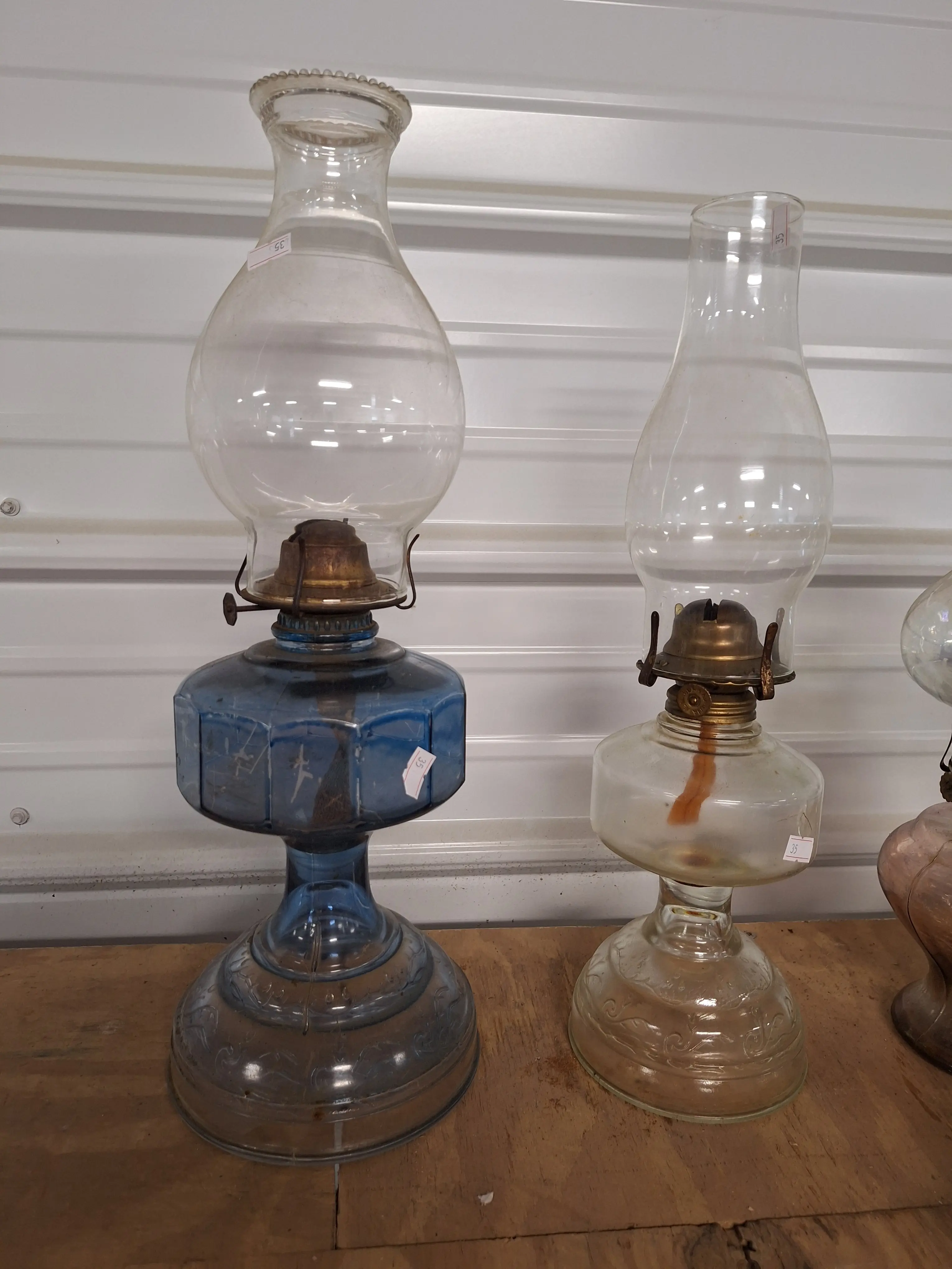 Live auction photo