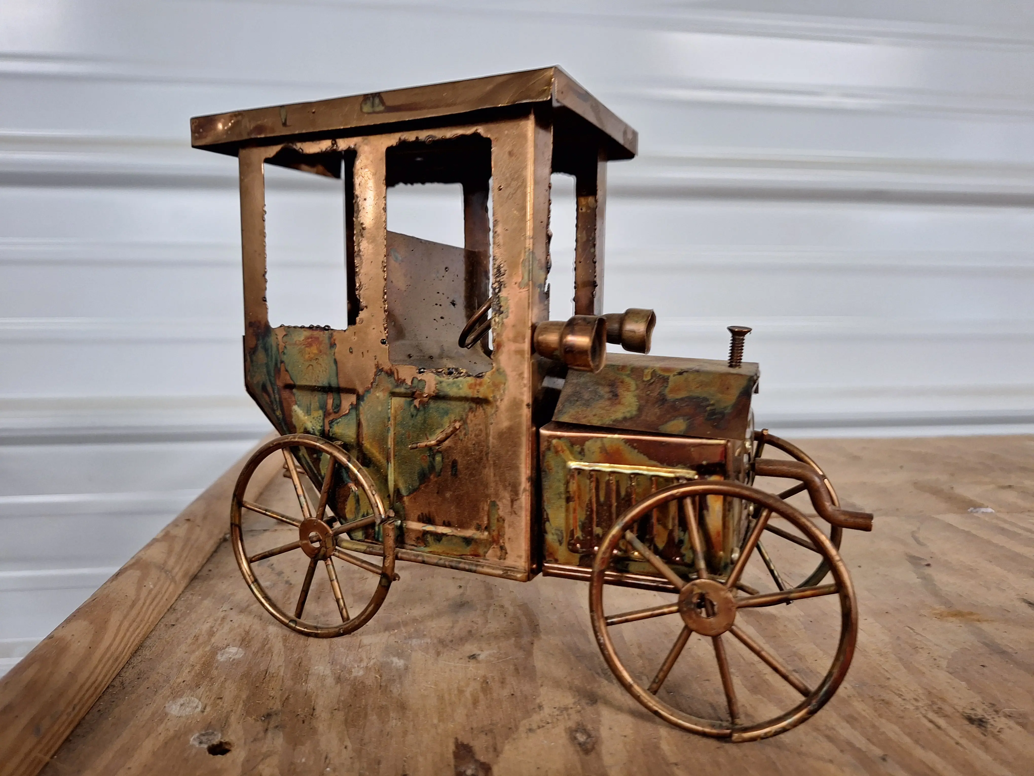 Live auction photo