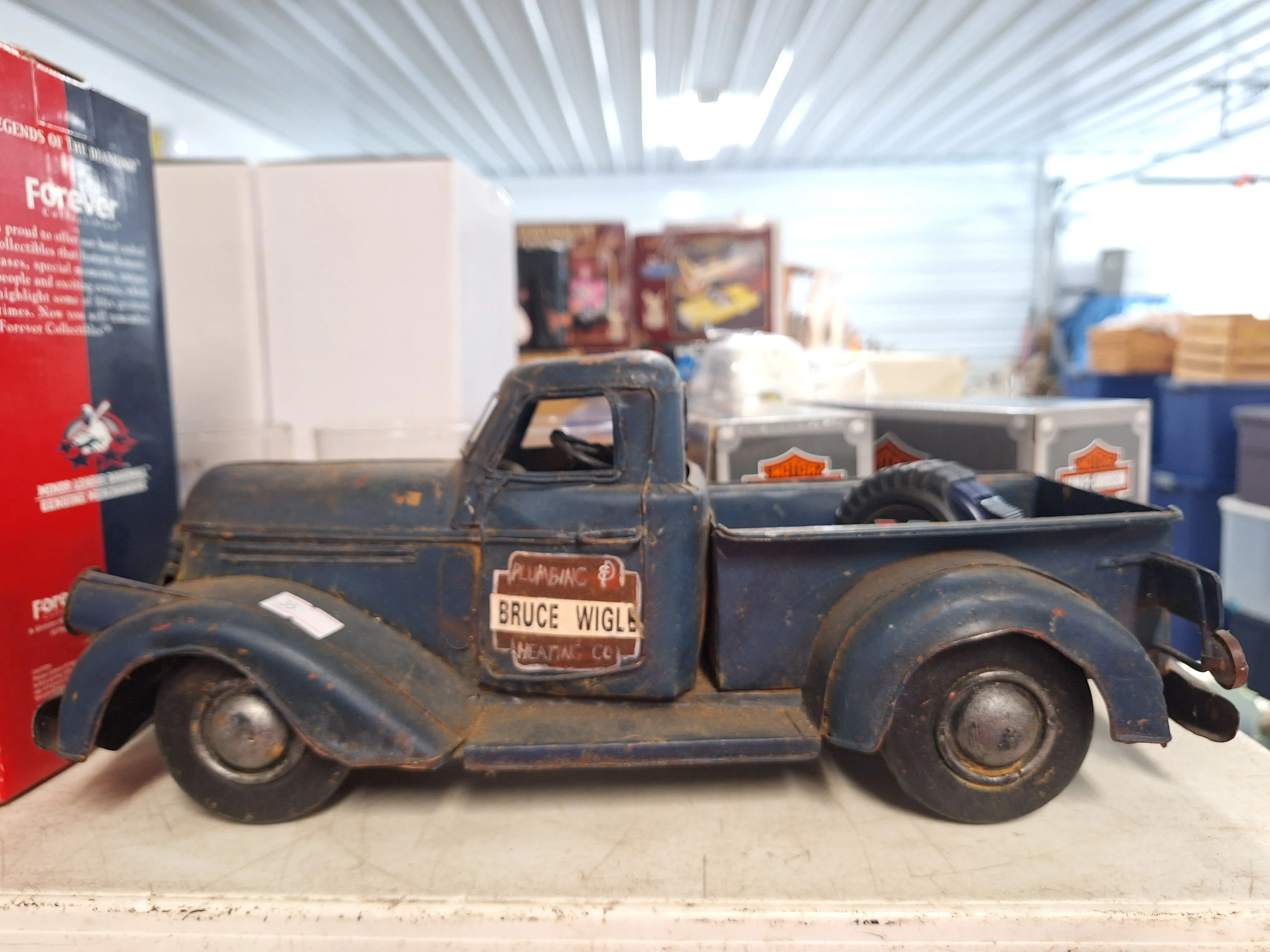 Live auction photo