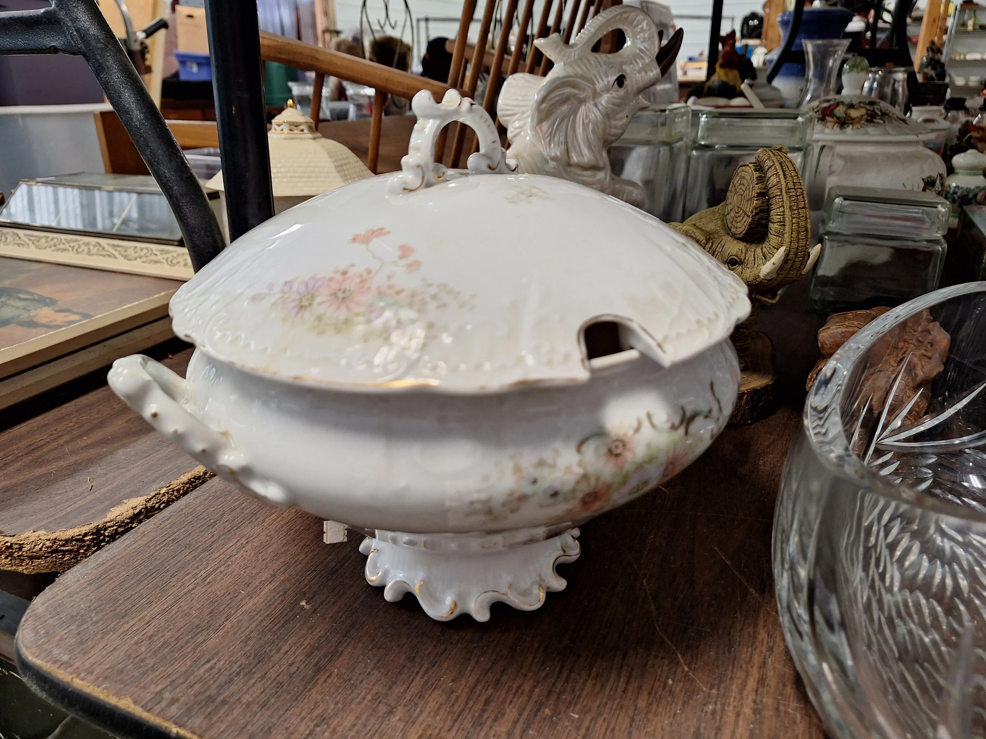 Live auction photo