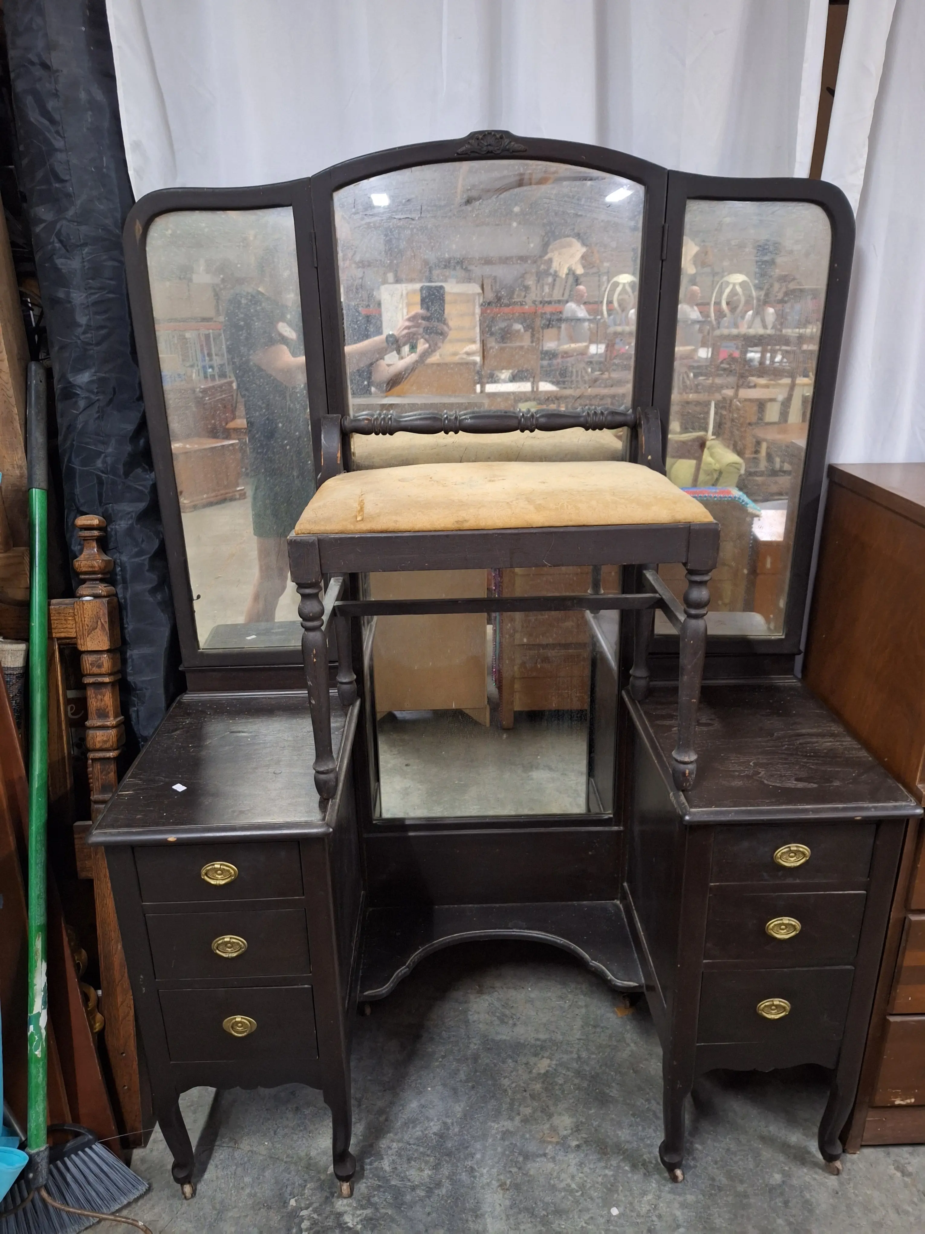 Live auction photo