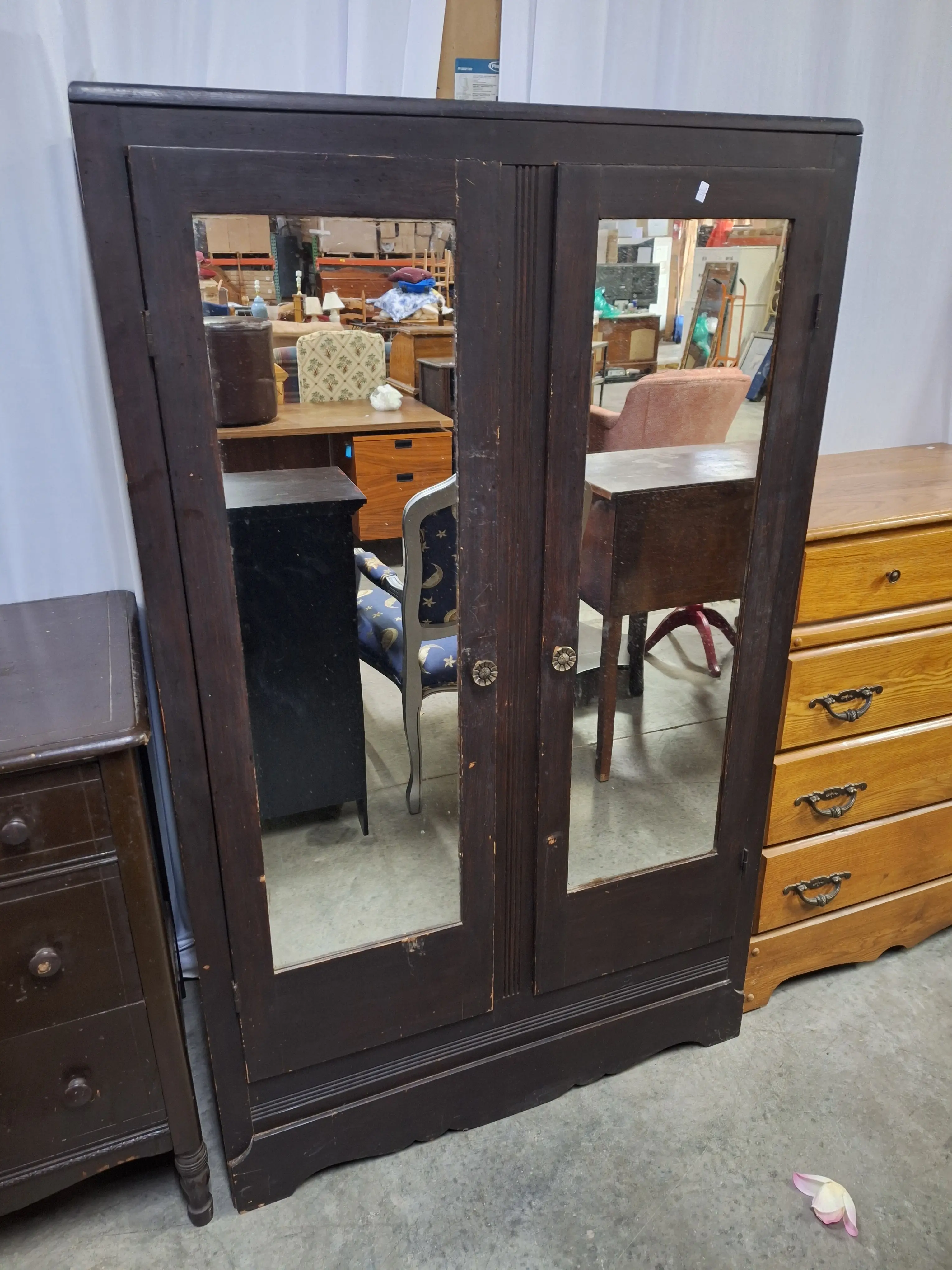 Live auction photo