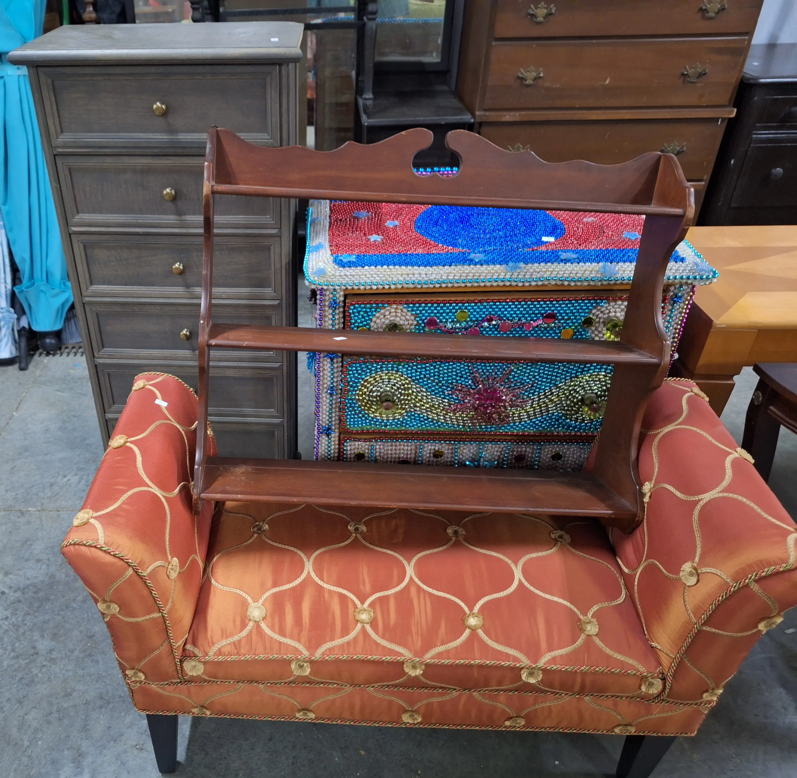 Live auction photo