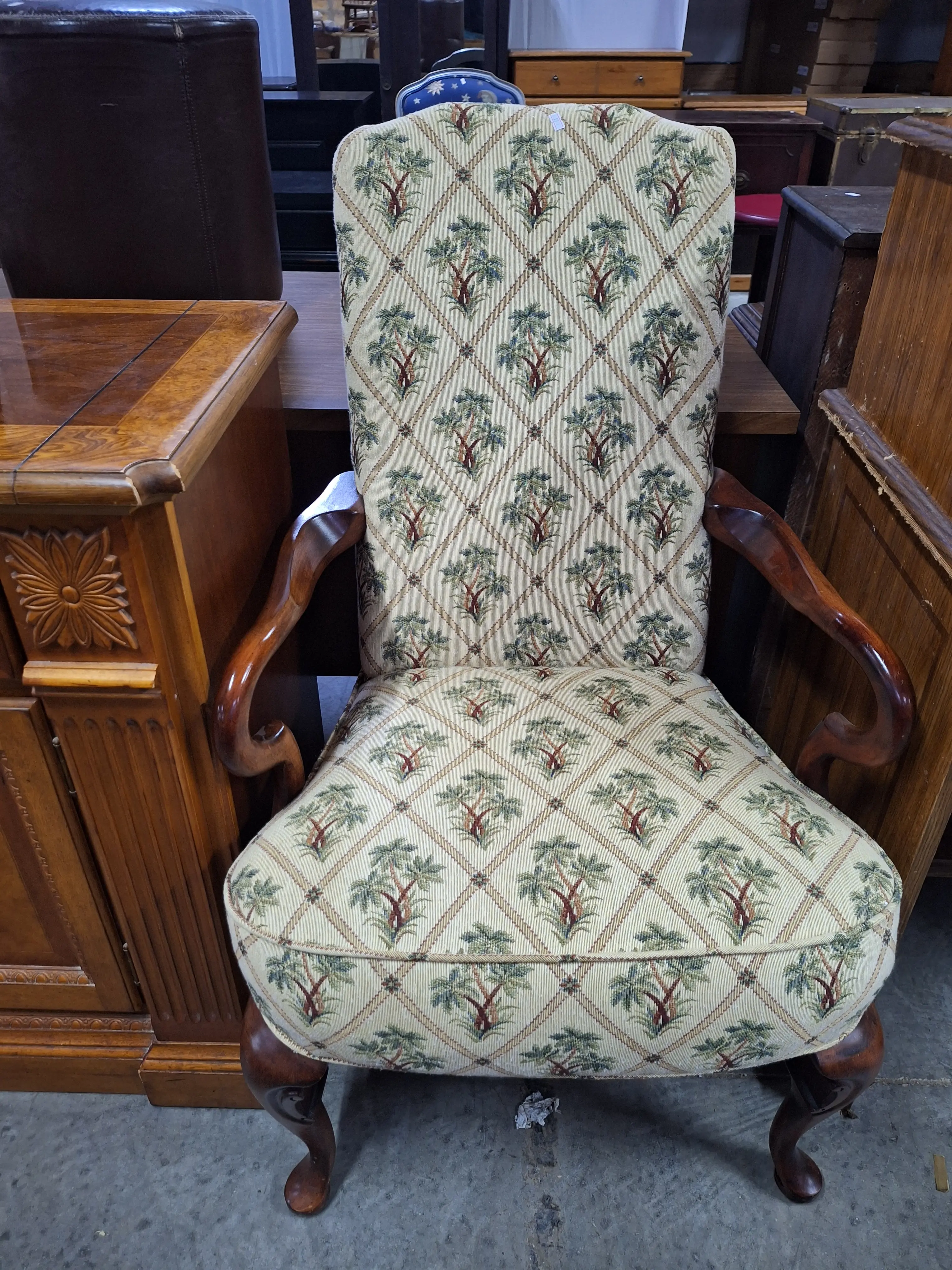 Live auction photo