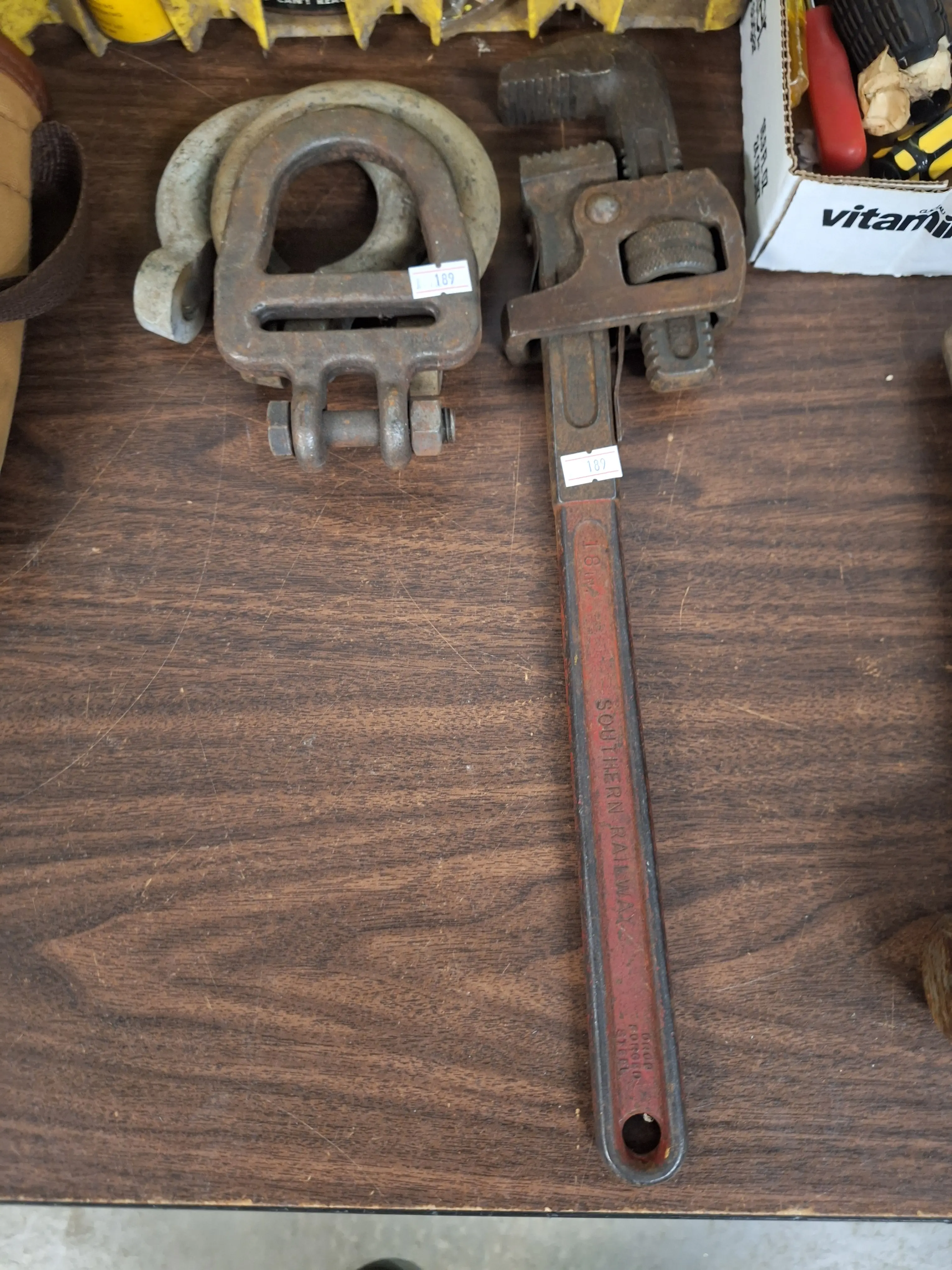 Live auction photo