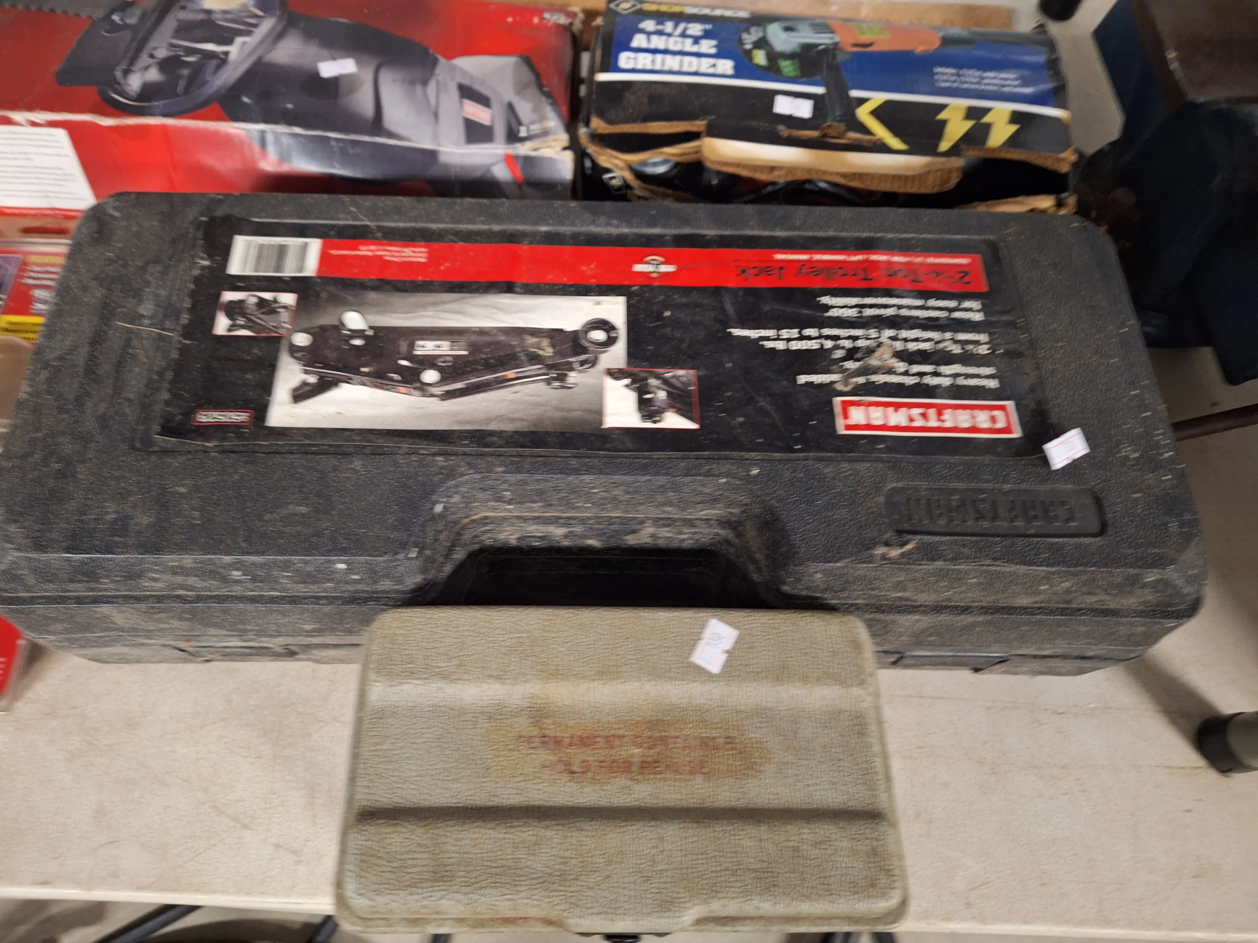 Live auction photo