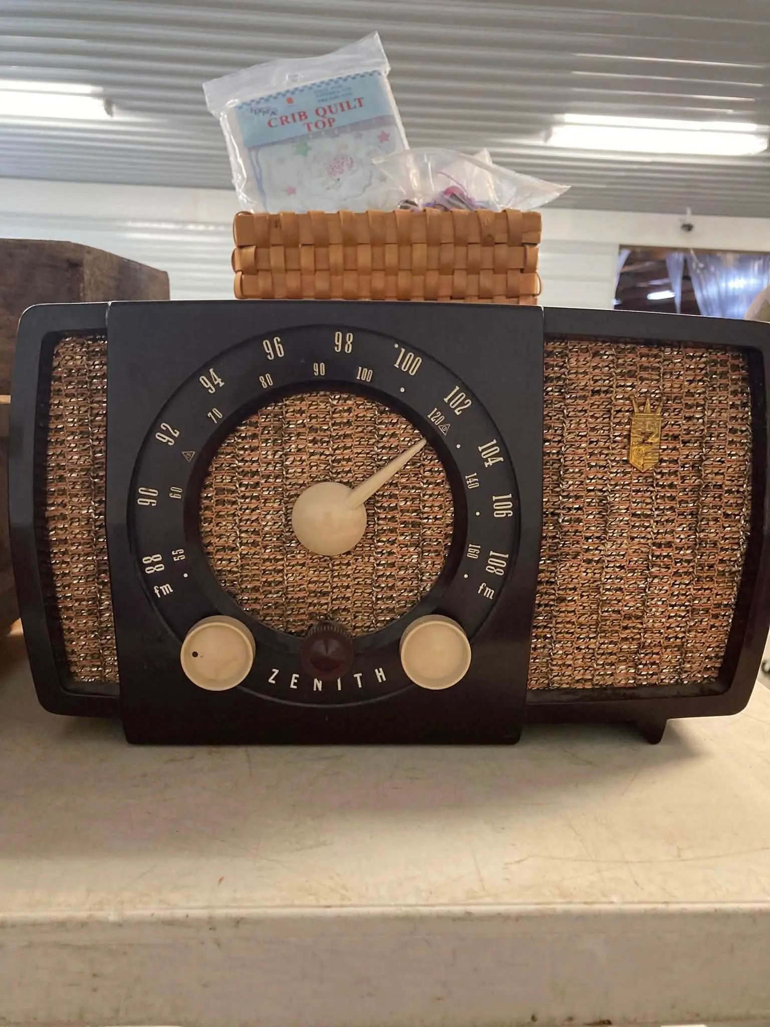 Live auction photo