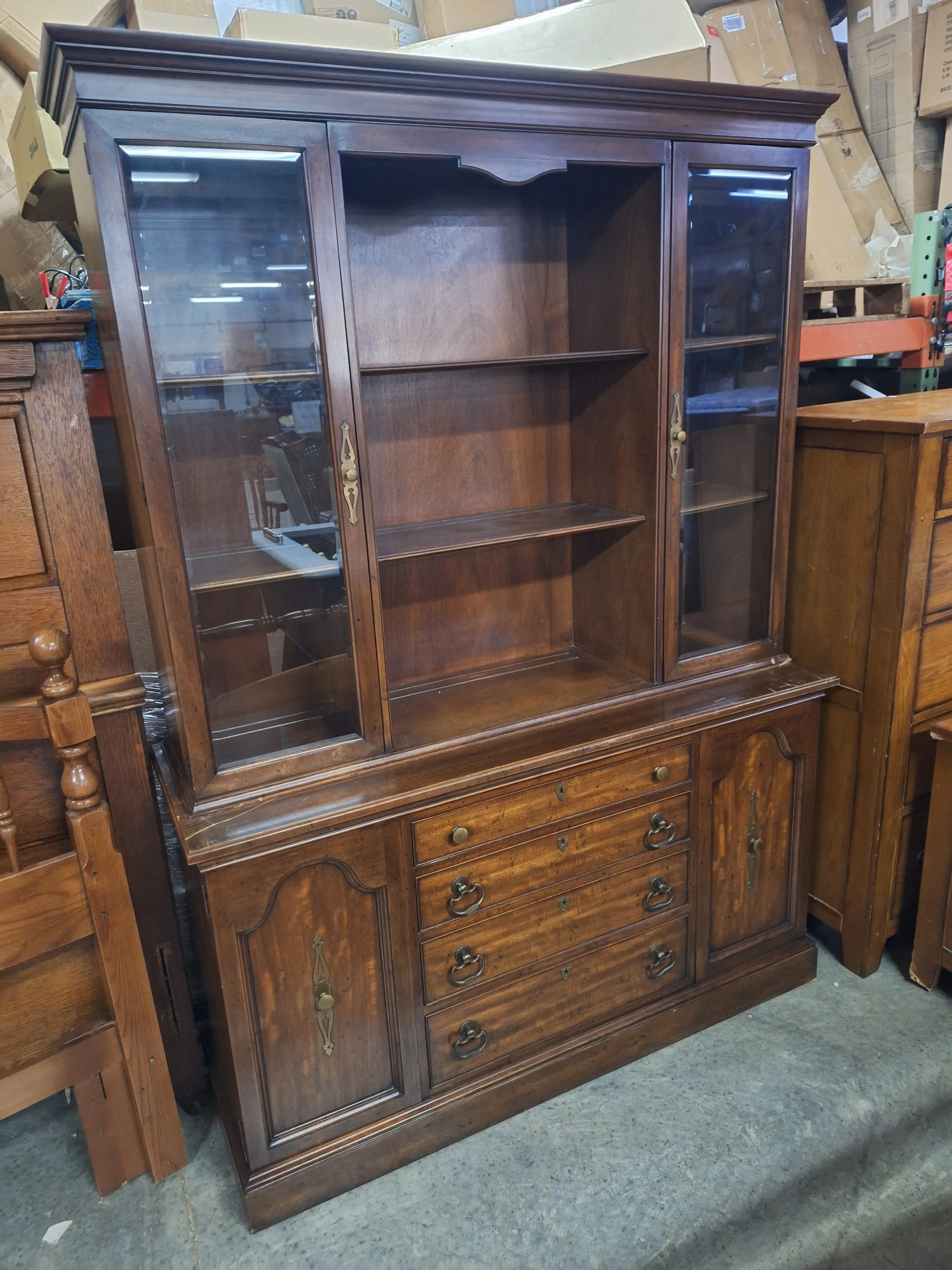 Live auction photo