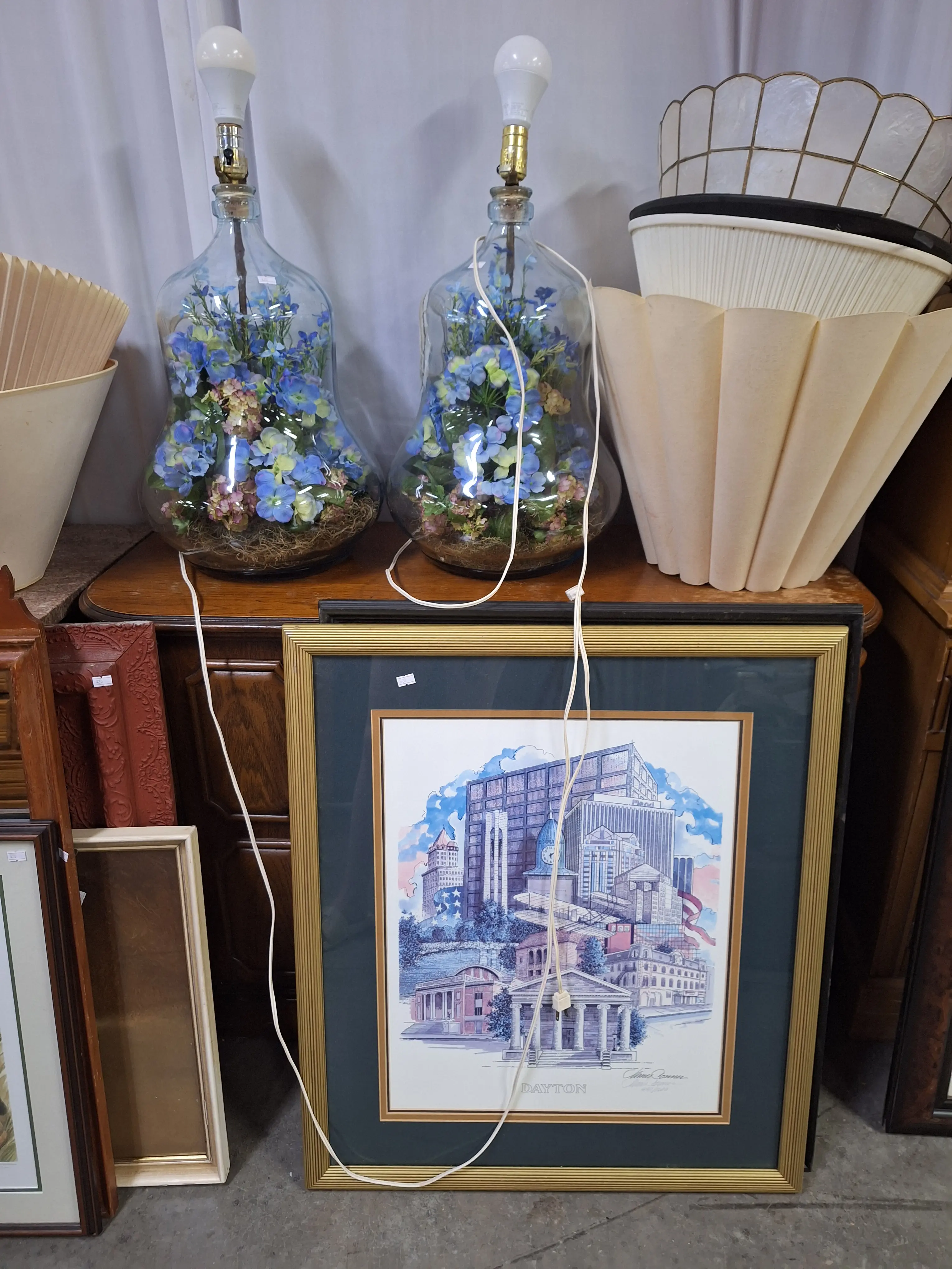 Live auction photo