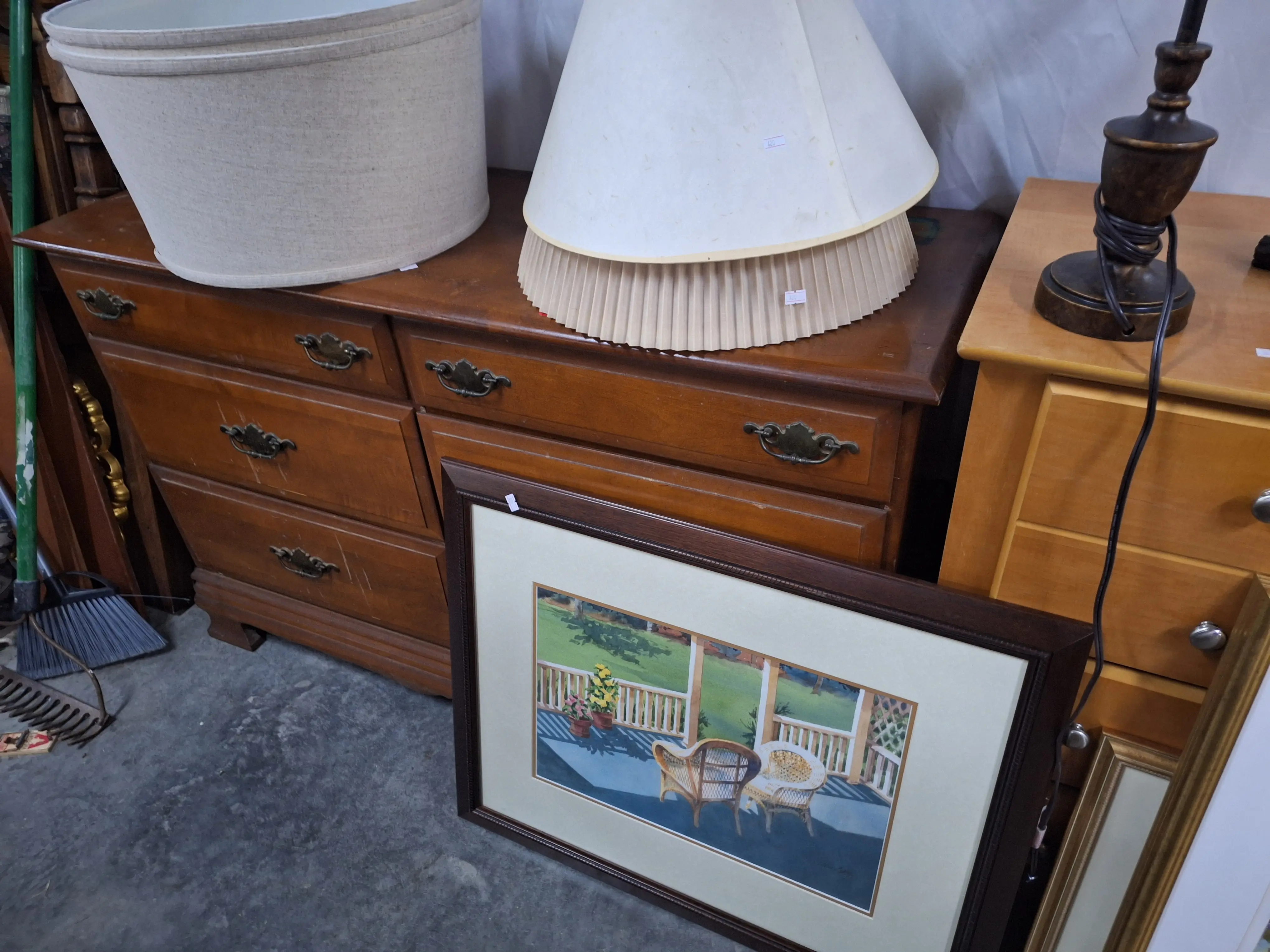 Live auction photo