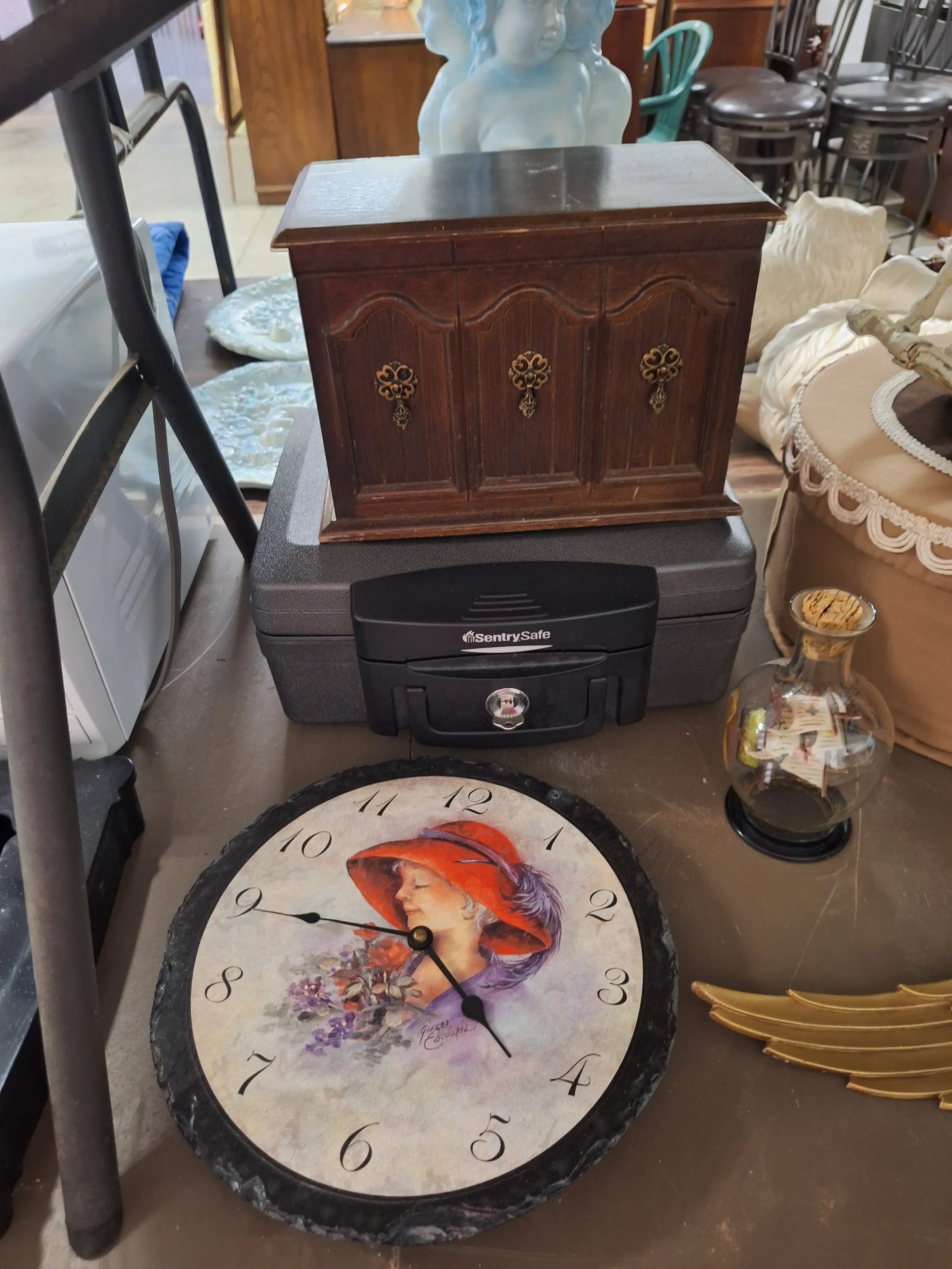 Live auction photo