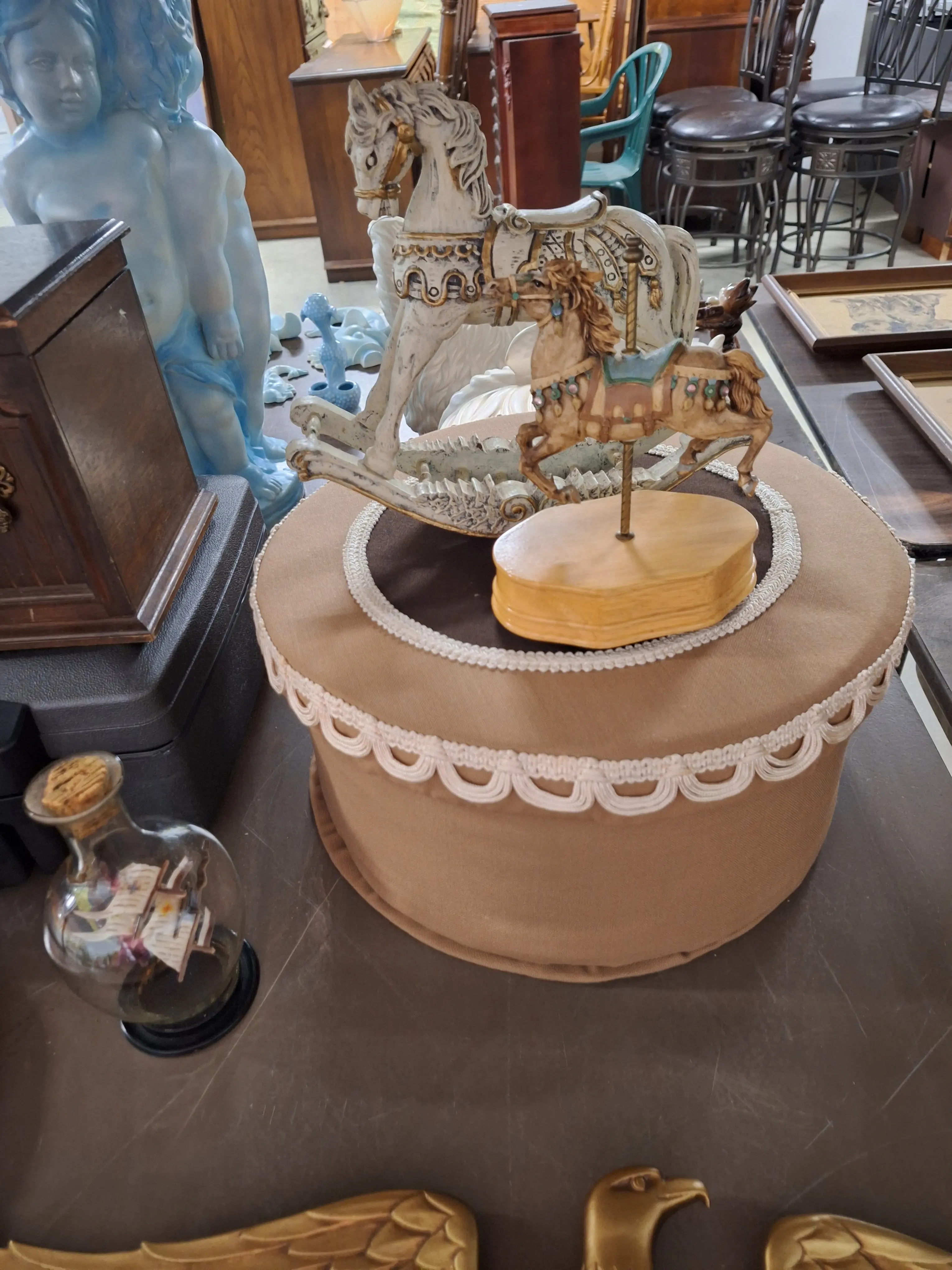 Live auction photo