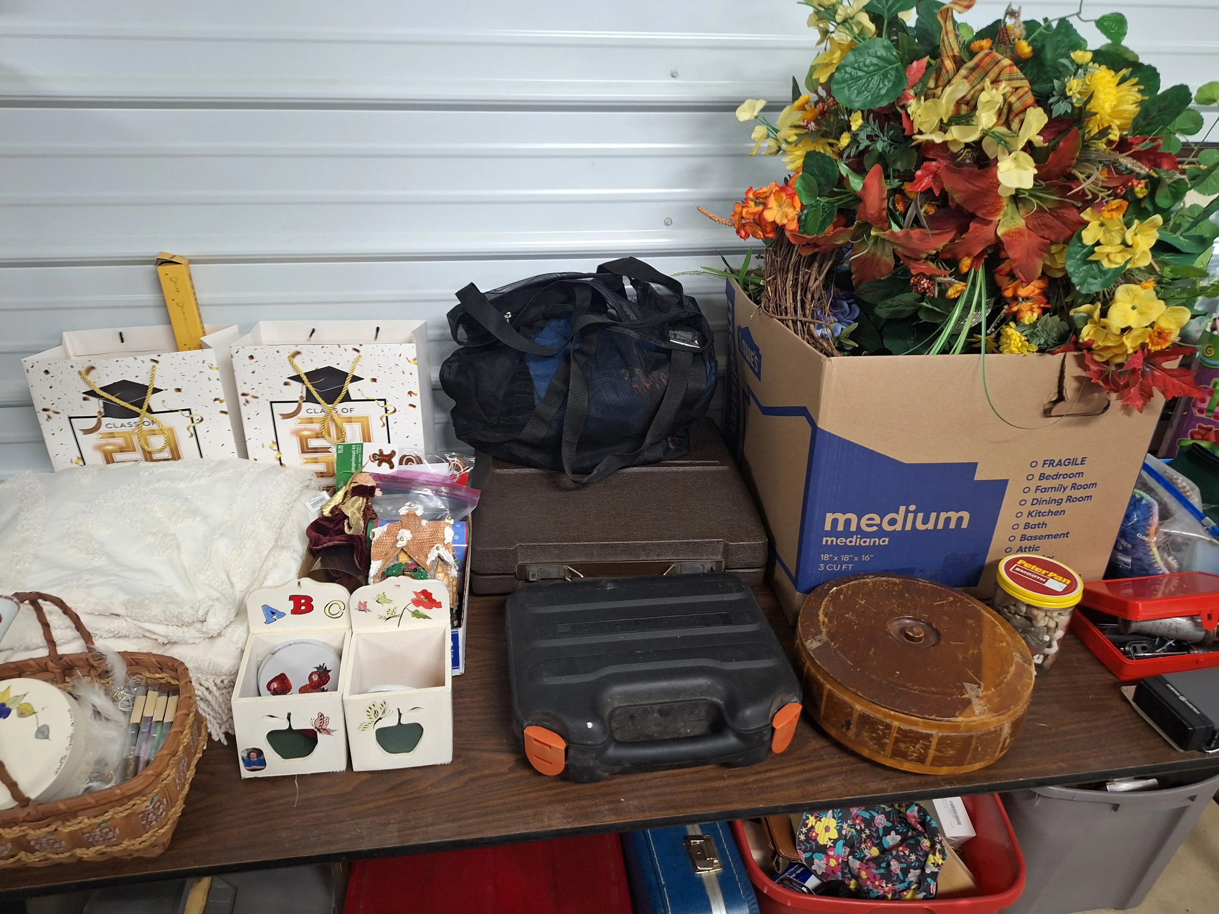 Live auction photo