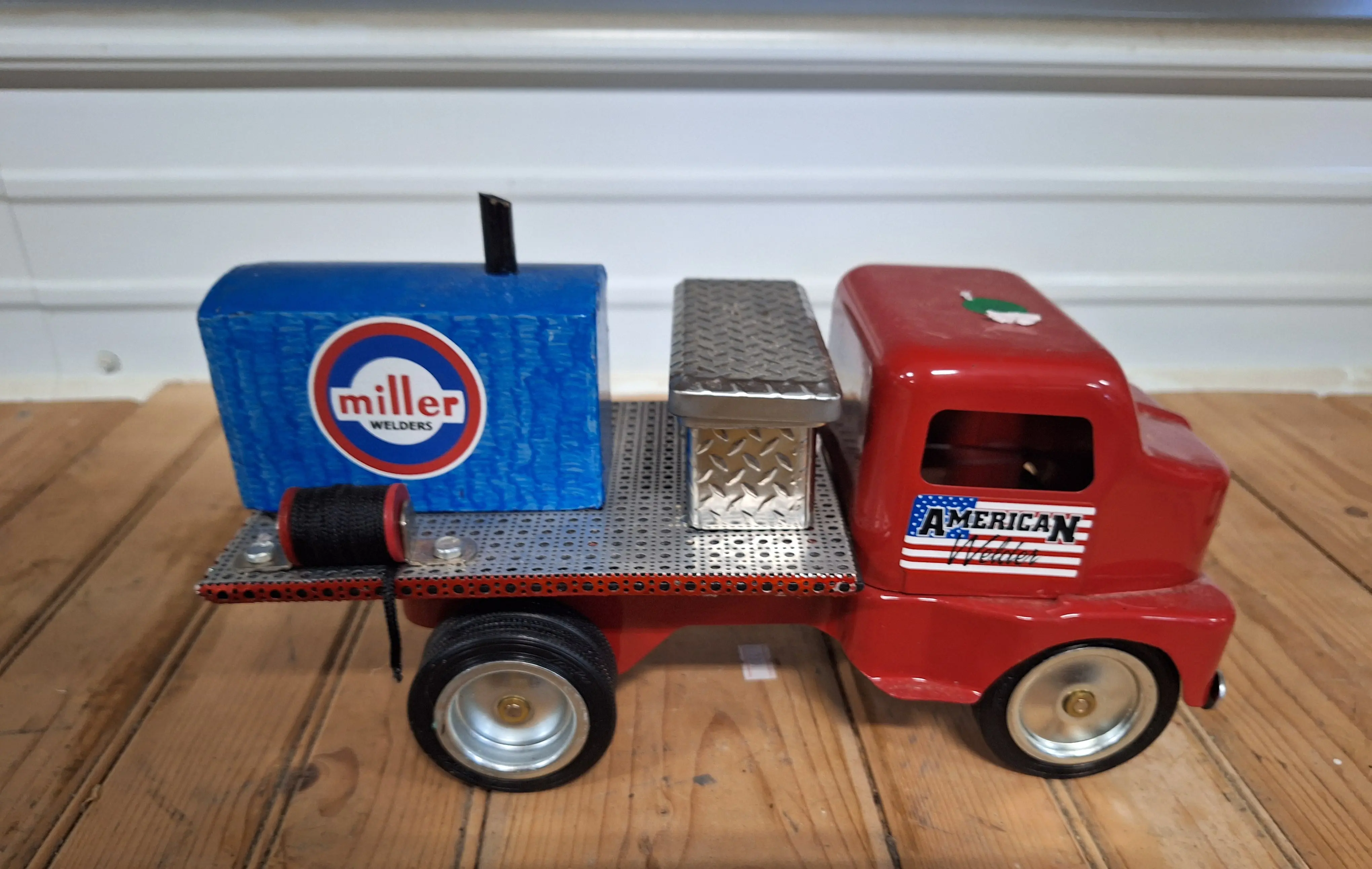 Live auction photo