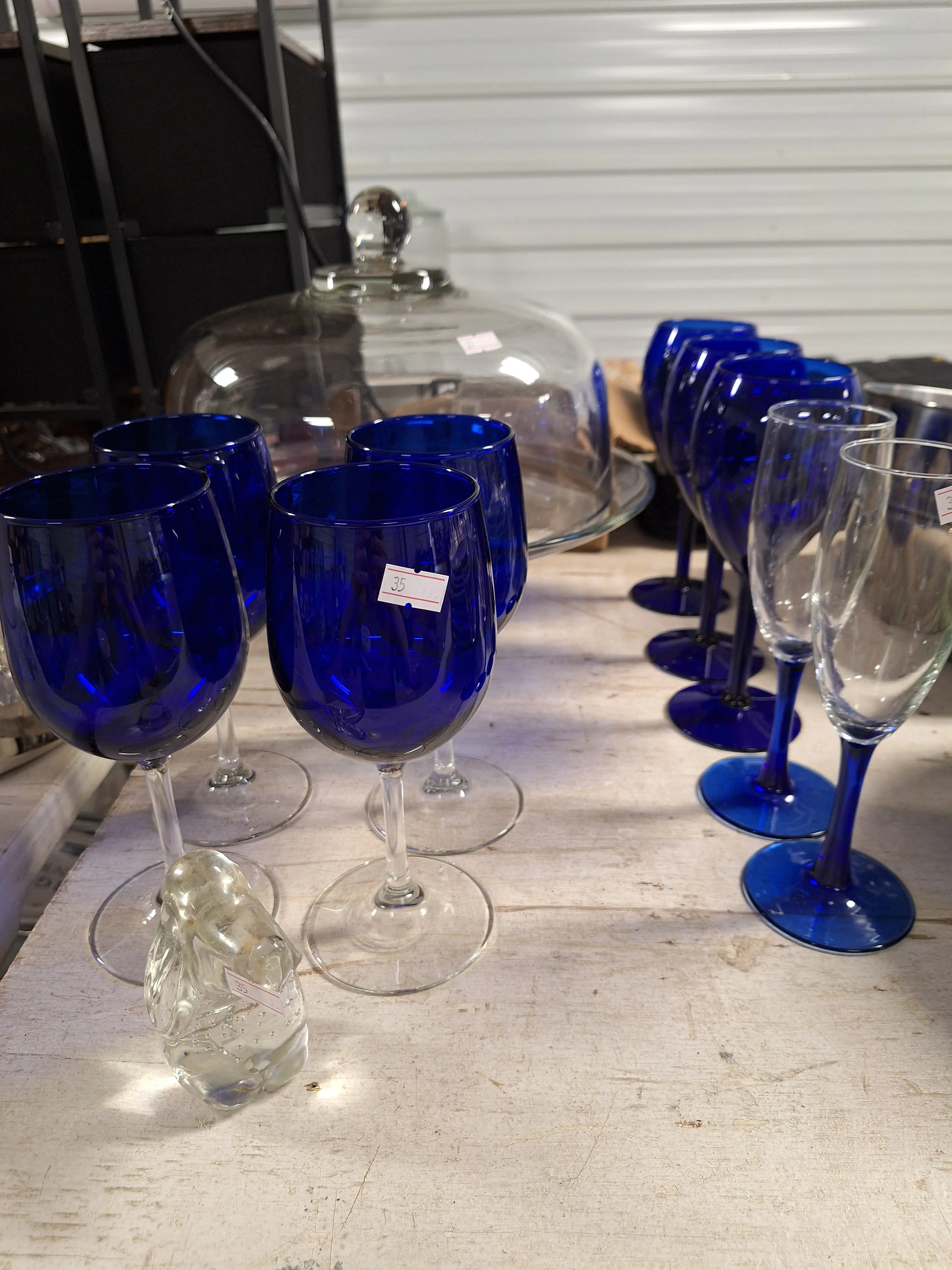 Live auction photo