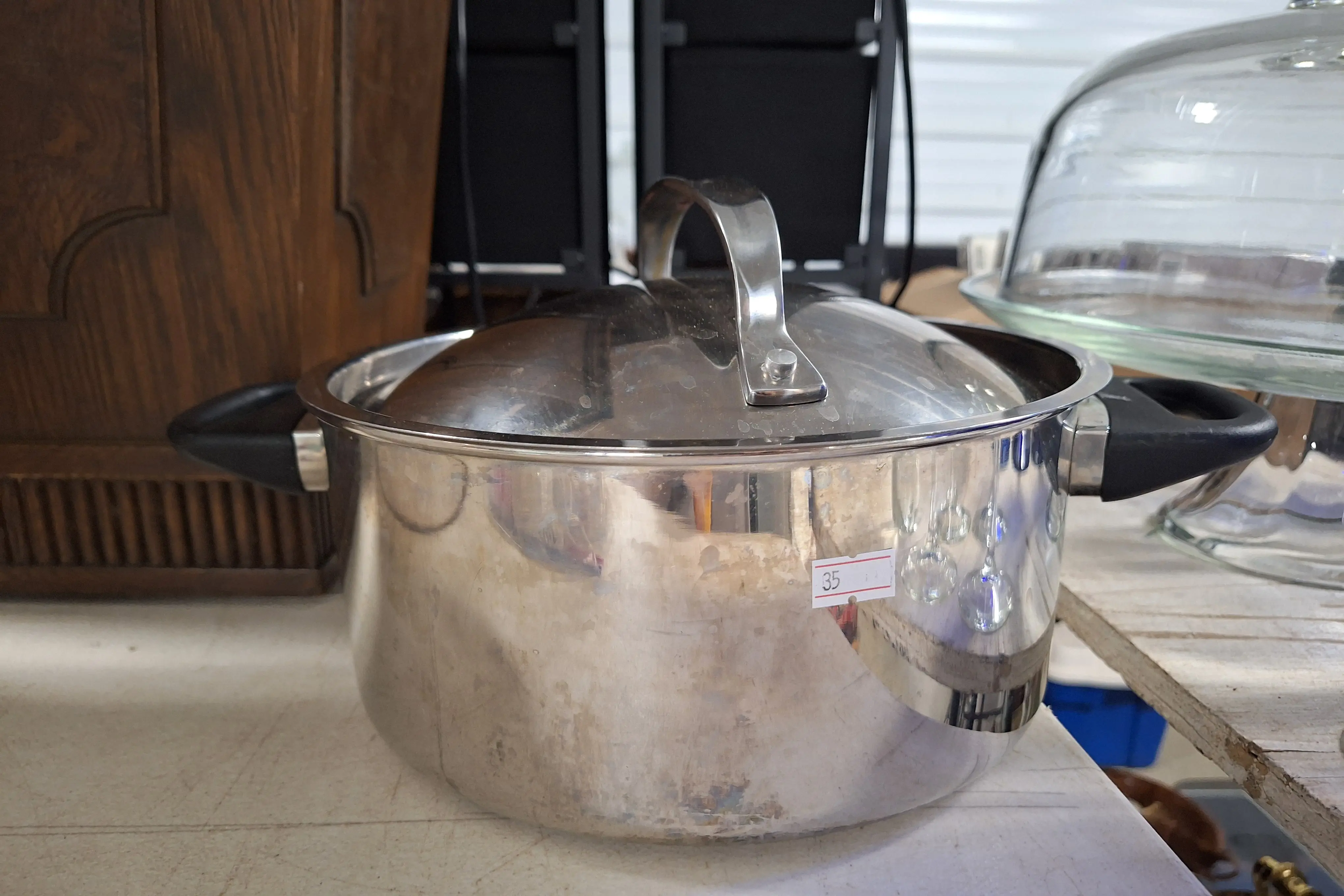 Live auction photo