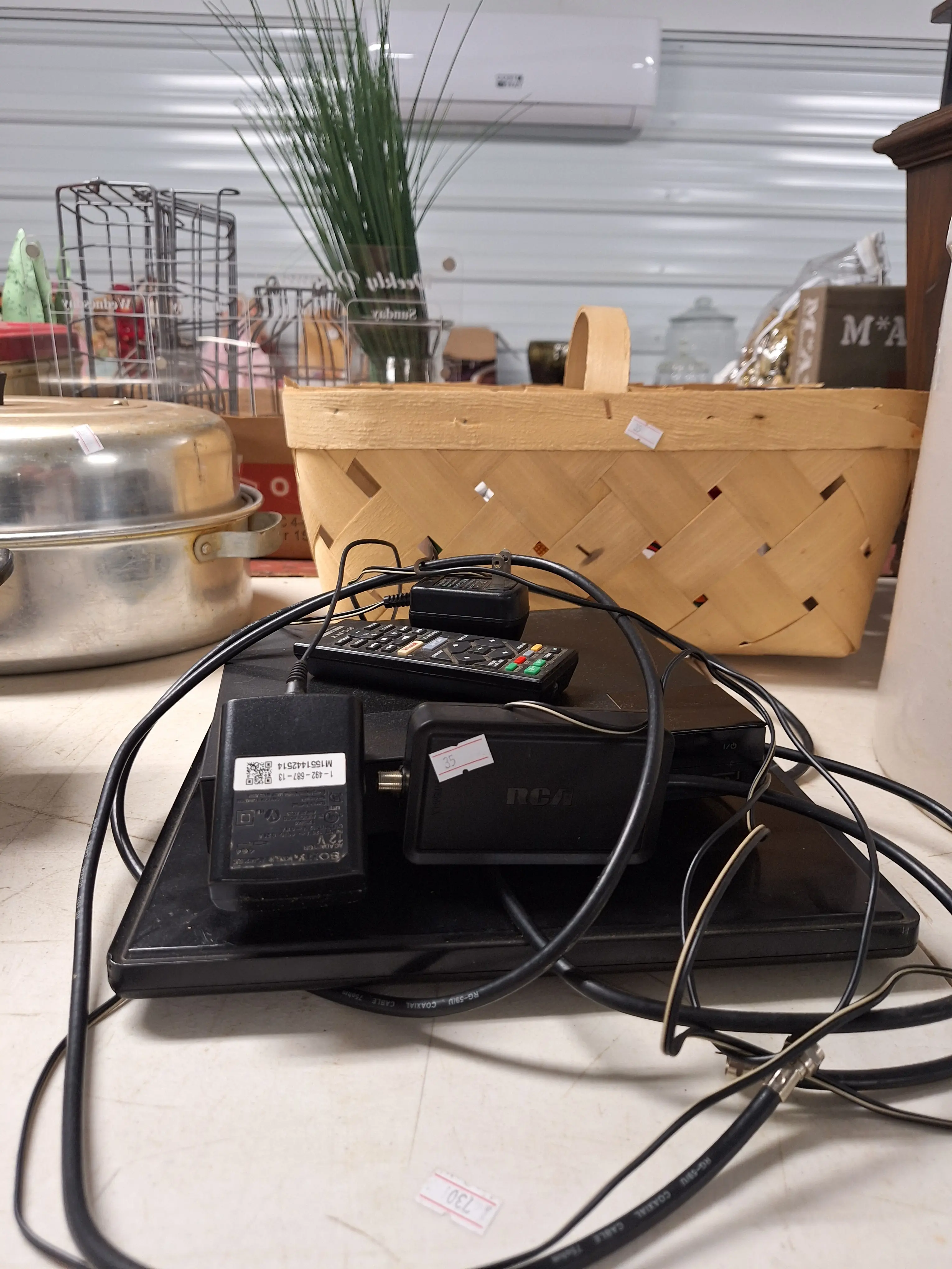 Live auction photo