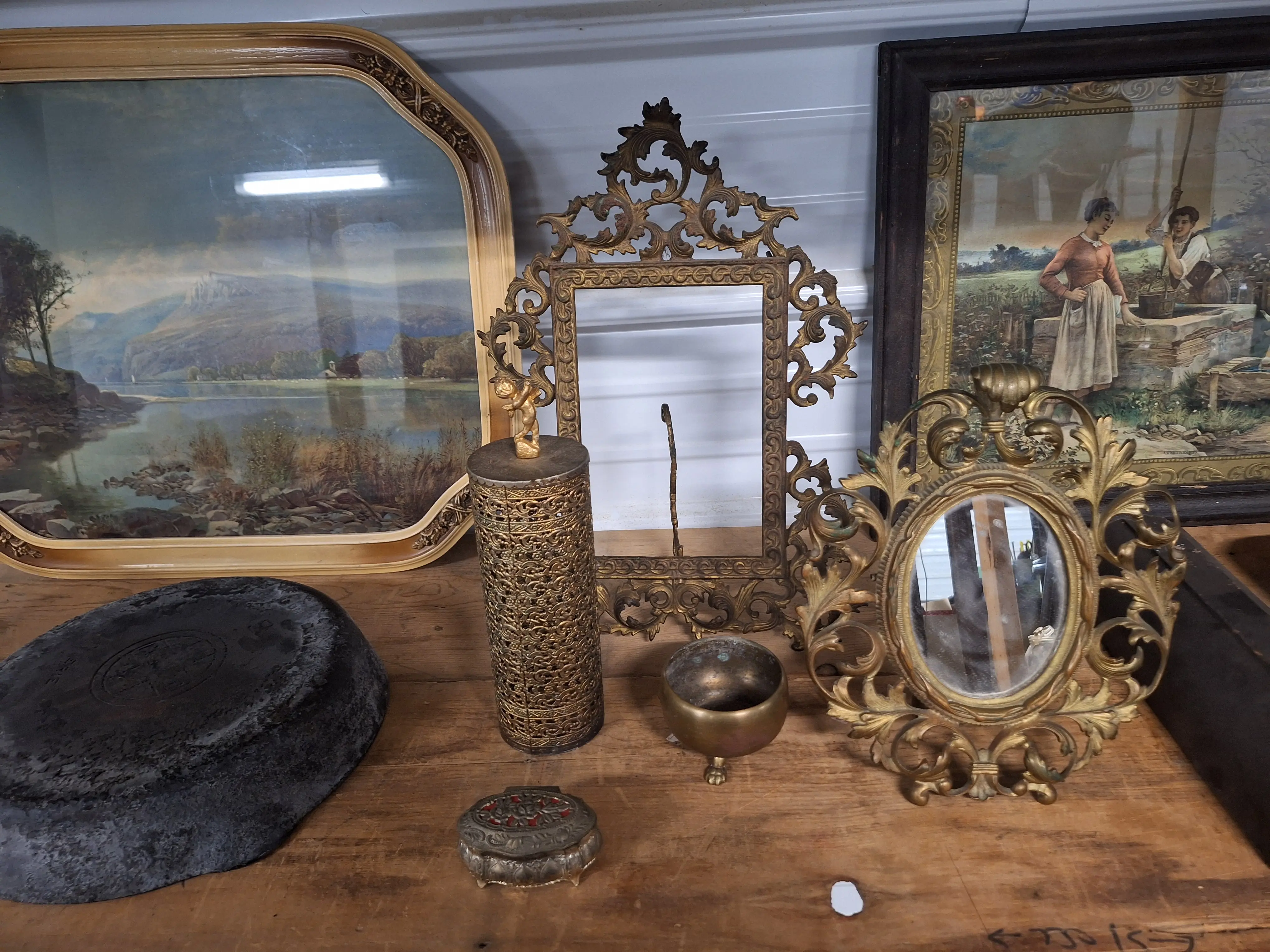 Live auction photo