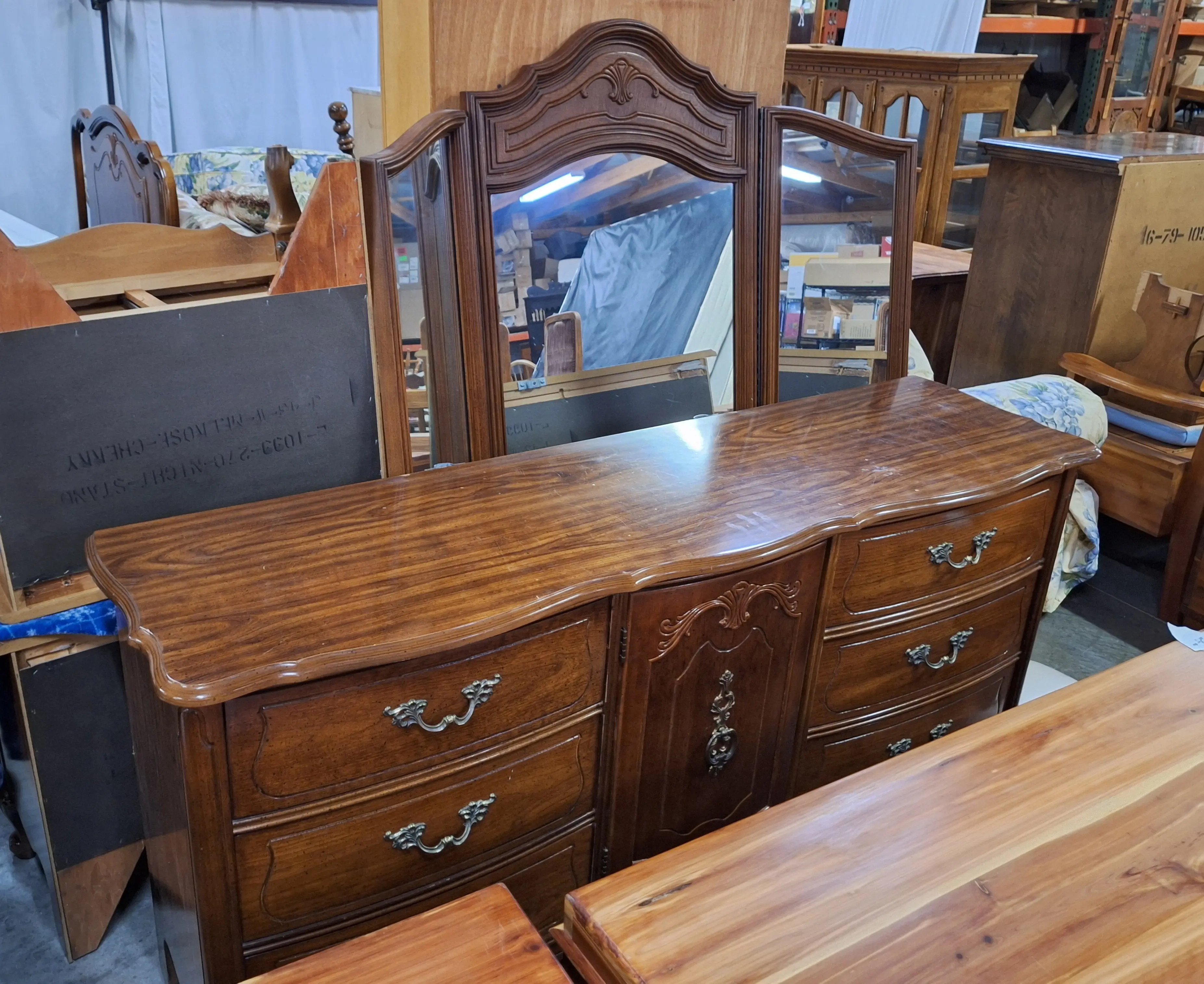 Live auction photo