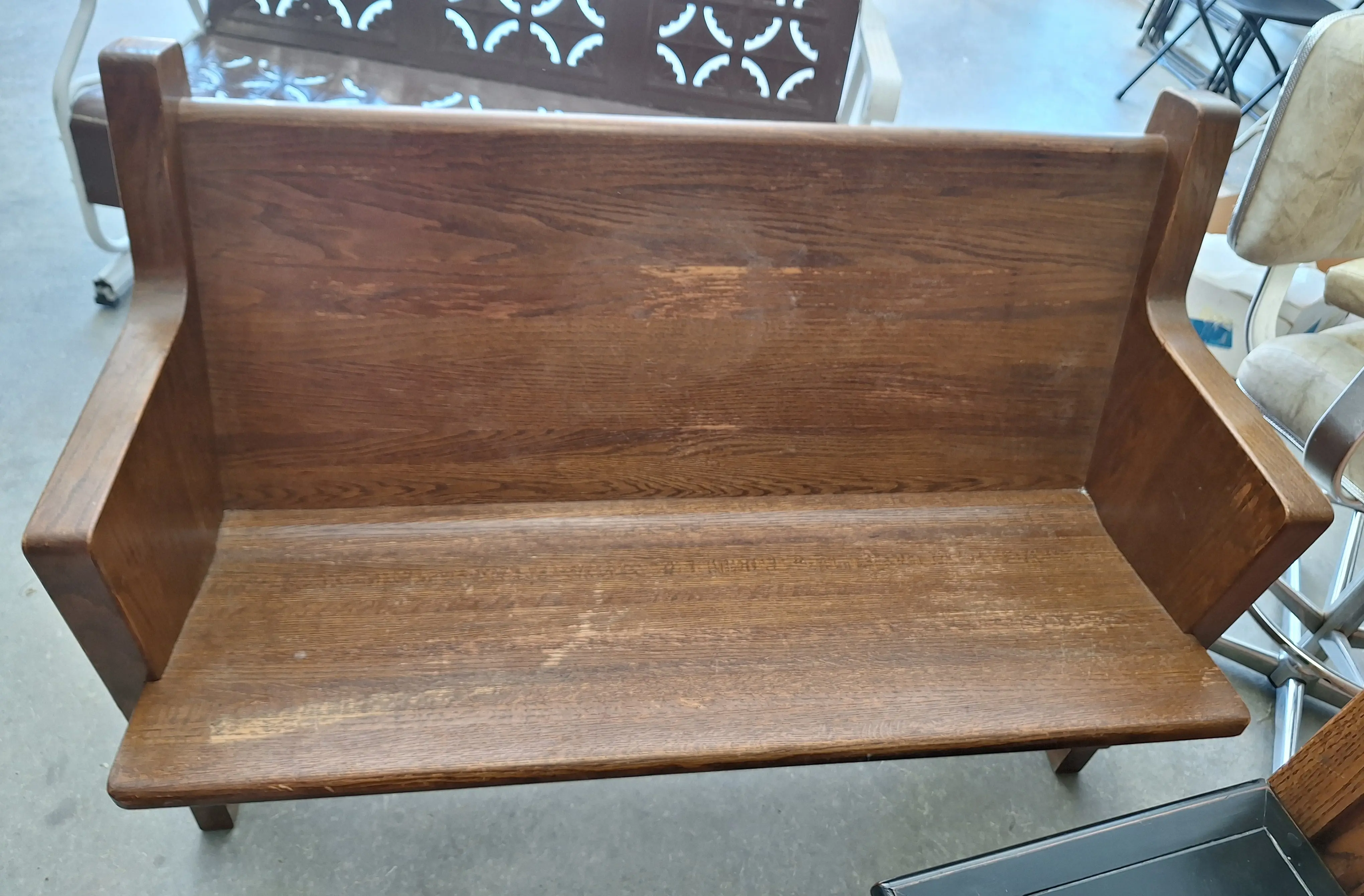 Live auction photo